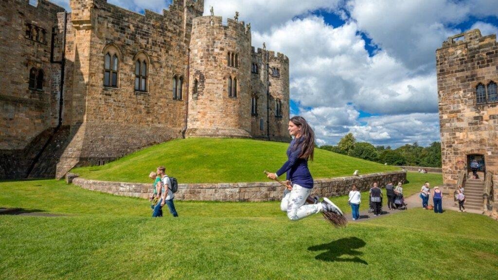 alnwick-castle-hogwarts-broomsti