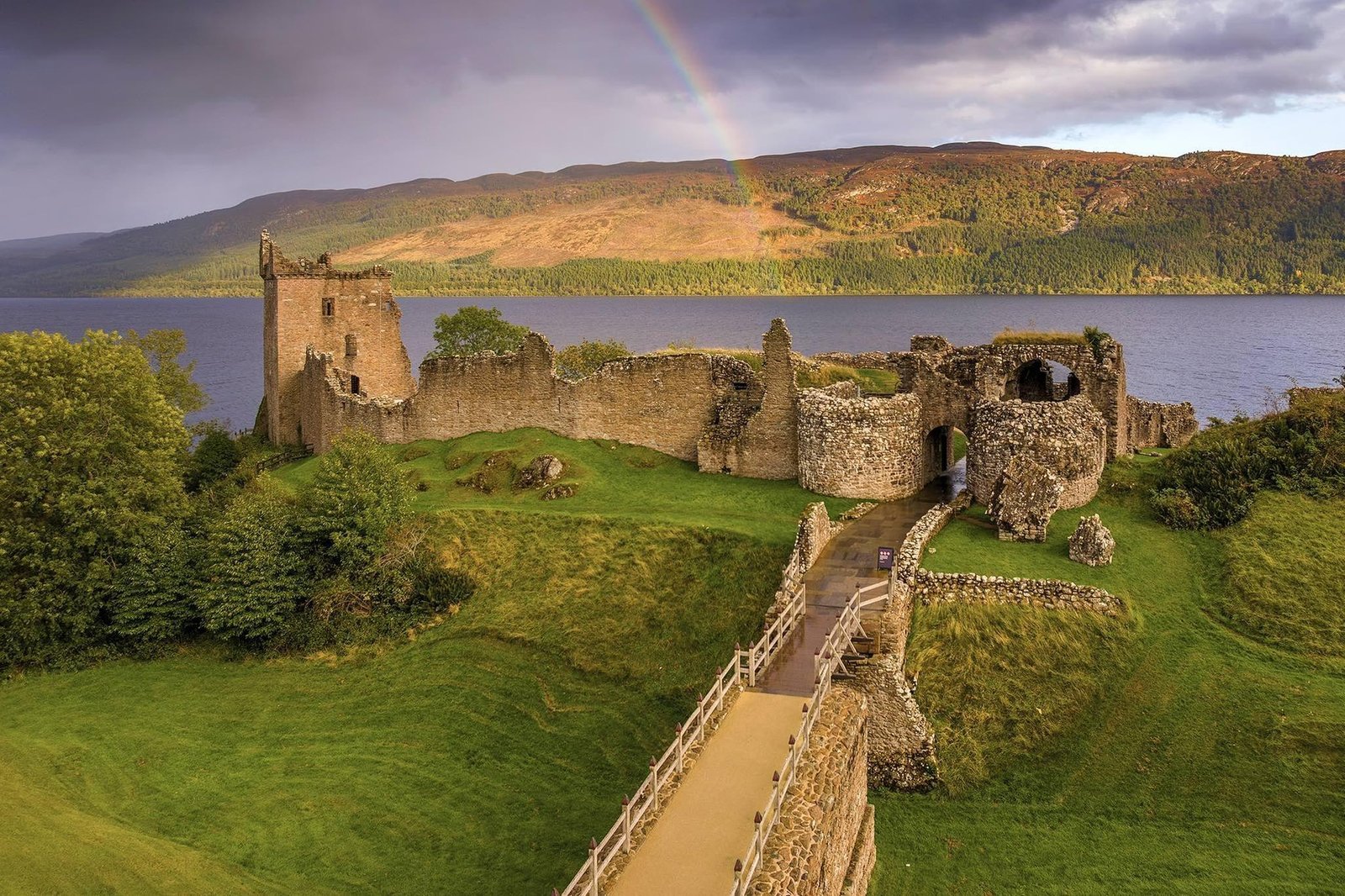 urquhart-castle