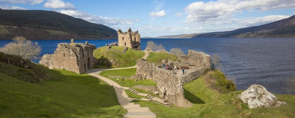 visitscotland_35924118291-scaled-aspect-ratio-2000x800-1-2000x800